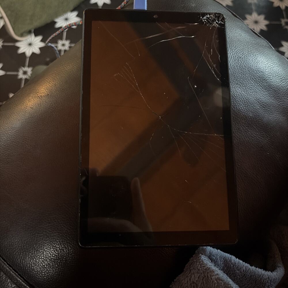 TCL 8" Android Tablet Wi-Fi Tablet Black Unit Only Cracked Screen Cannot Unlock